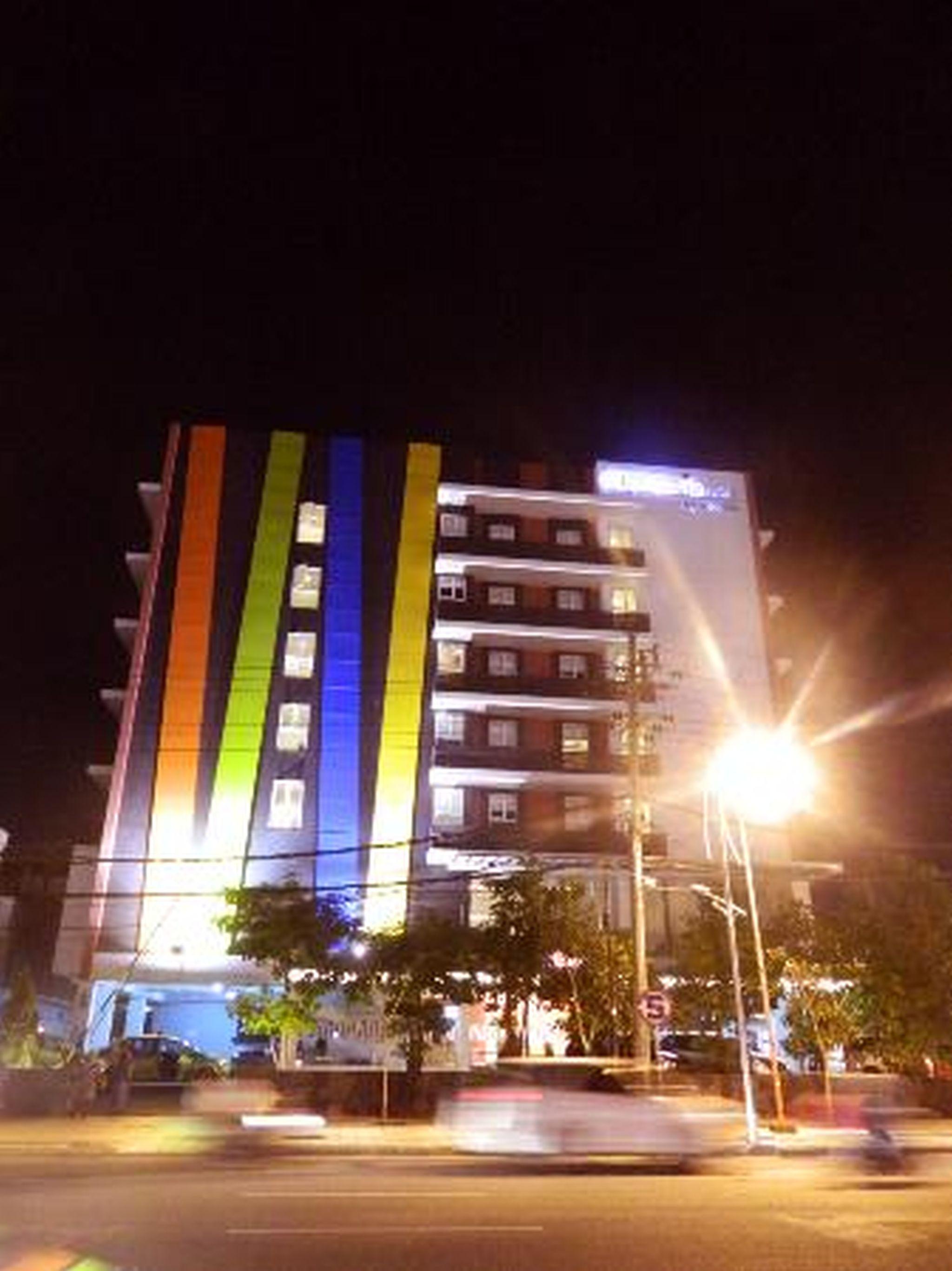 Amaris Hotel Embong Malang - Сурабая Экстерьер фото